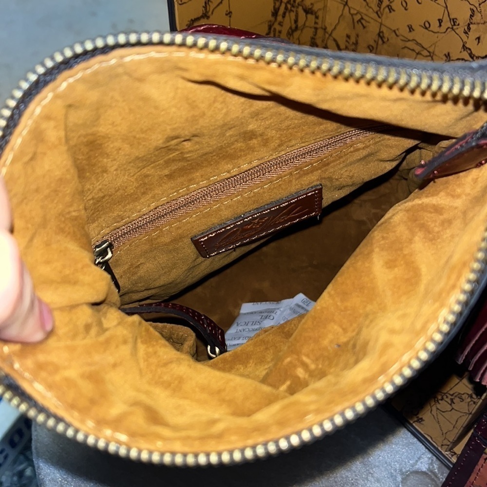 Patricia Nash 100% leather convertible, backpack, and credit card wallet, new - Picture 9 of 15